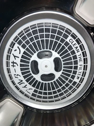 フィルター周辺を清掃した後のNH-D503