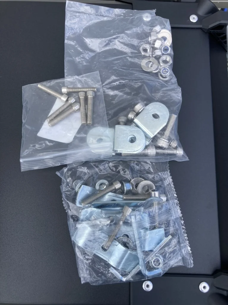 ONE STEP 55Lリアボックスに付属していた取り付け金具